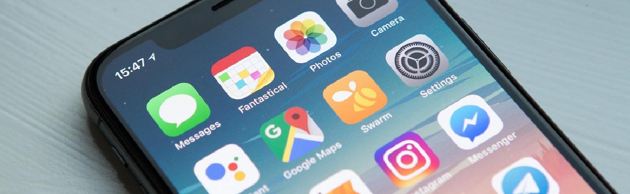 Security and Privacy Risks when using Social Logins